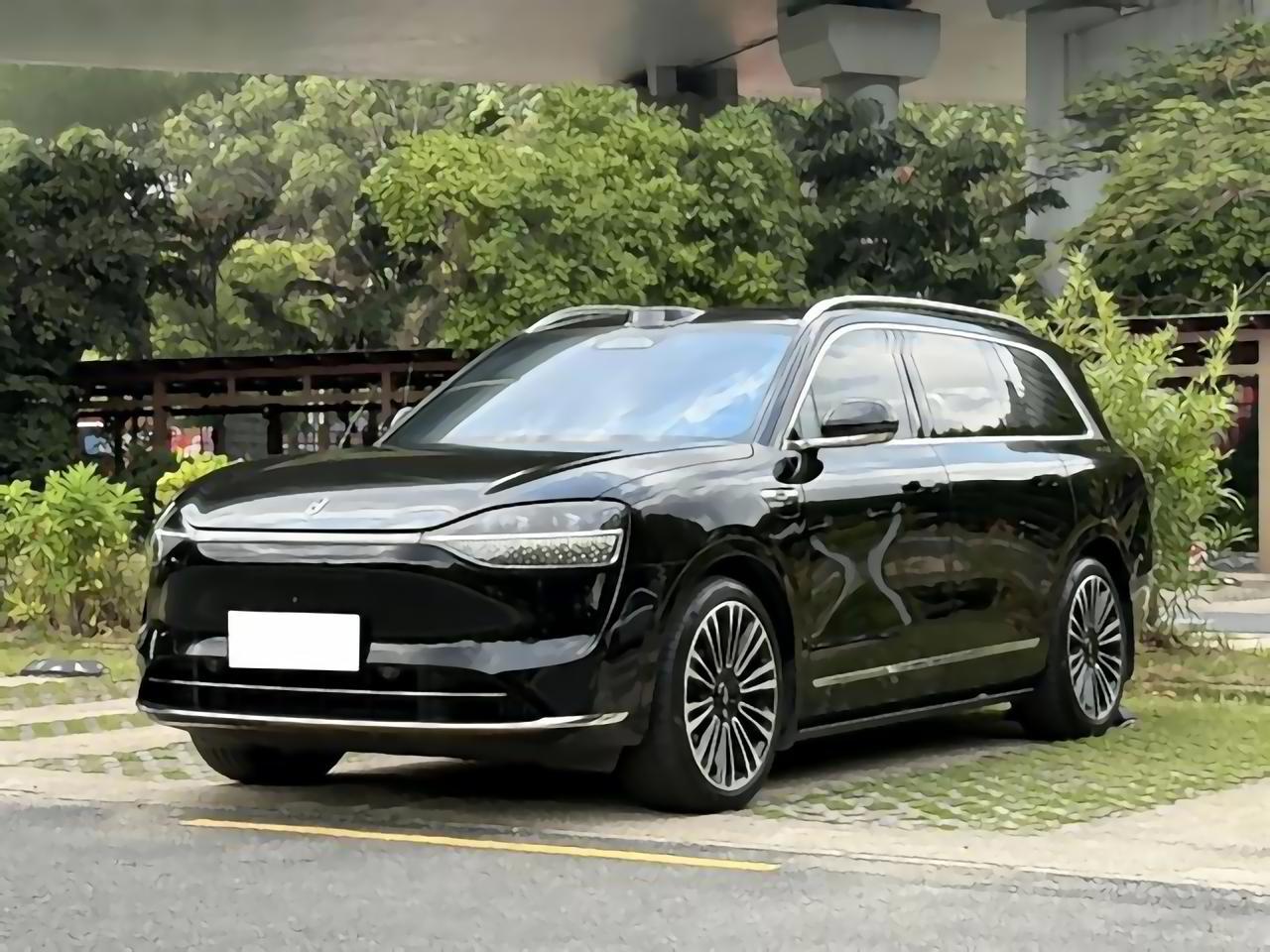 想买二手问界M9一步到位，顶配划算吗？✨问界M9这车容易让人产生一种冲动：都看