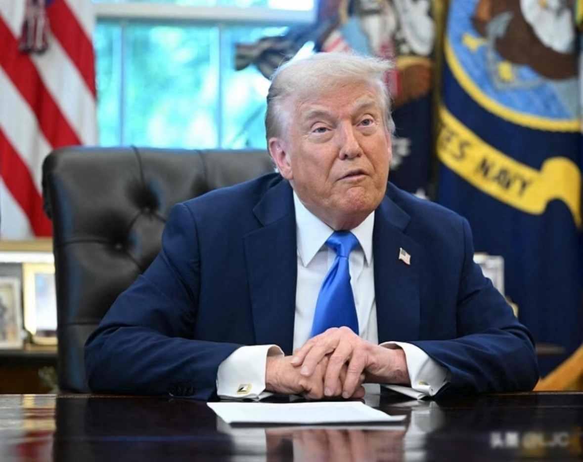 中国商务部出手，美军工慌了，稀土卡脖子真来了2025年12月，商务部对参与对