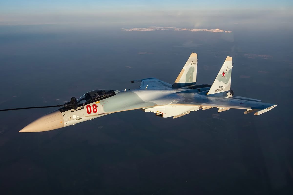 早安苏35空中加受油空对空摄影苏霍伊影像集喜欢苏35喜欢空对空摄影俄空天军