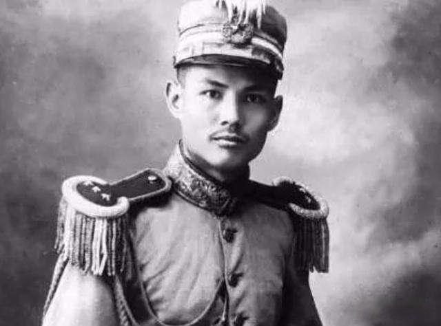 1949年，眼看国军兵败如山倒，陆军总司令张发奎彻底急了，他指着满屋子的长官找李