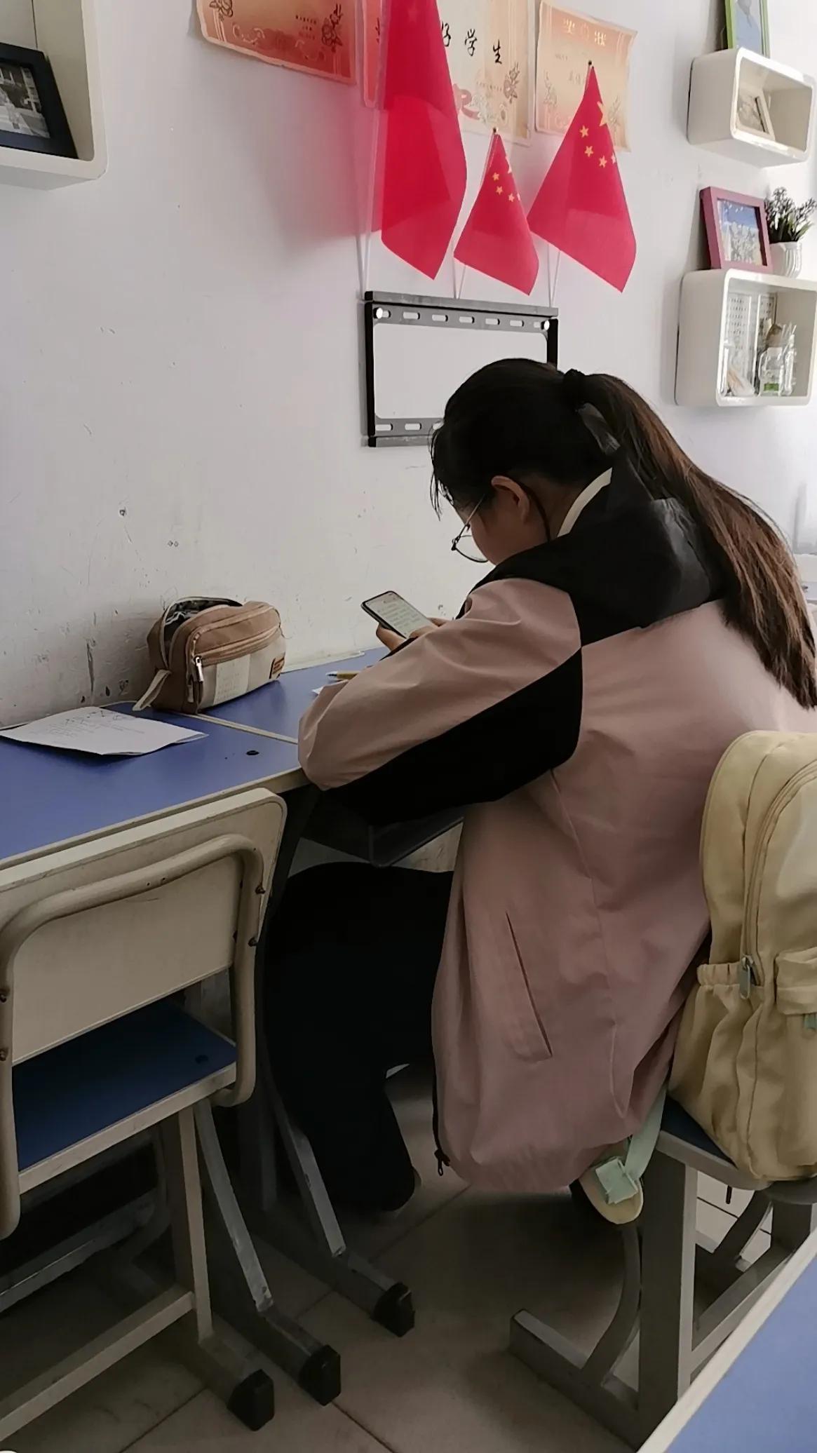 初三学生,如何学好化学?买一本知识清单，一个单元一个单元背诵，直到可以不翻书全部