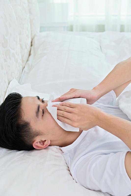 突然就感冒了，不知道什么原因，我也没去人多的地方，咋传染了，流鼻子，咳嗽，难受，