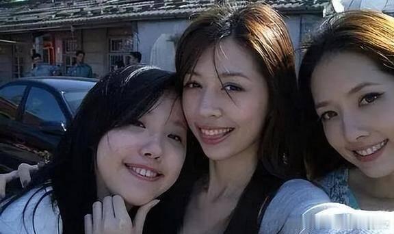 郭碧婷三姐妹活成顶配！小妹月入10万，全家团宠老父亲太暖郭爸爸才是育儿天花板