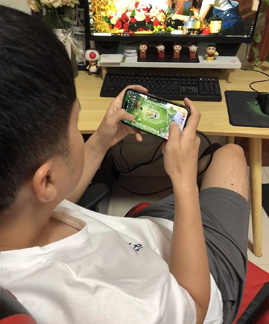 我儿子这辈子大概不会结婚了。从初中开始就迷上打游戏，今年都32岁了。除了上班
