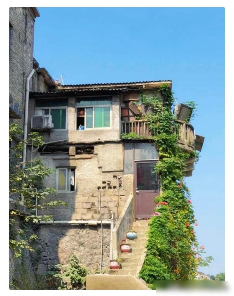 心梗，真的不挑人。丈夫洗澡后说胸口闷，后来离世。这件事让我难受的，不只是失去