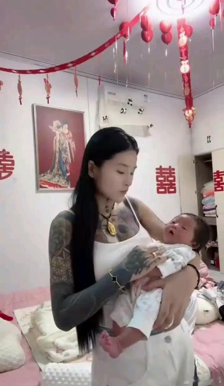 这个小孩遇上天崩开局了吧！