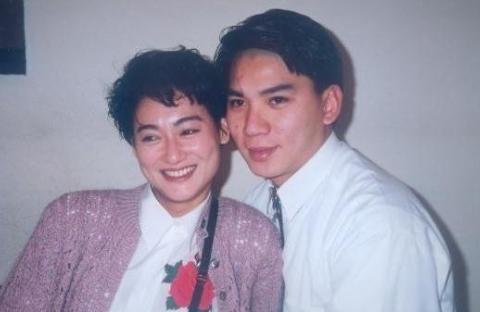 1988年，距“三级艳后”叶玉卿拍下露两点的周刊照还有2年，28岁的惠英红便轻解