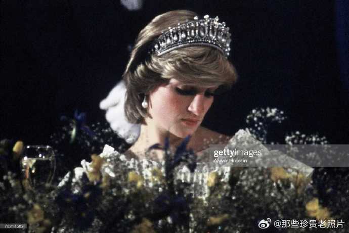 1983年6月15日，英国前威尔士王妃戴安娜在加拿大NovaScotia出