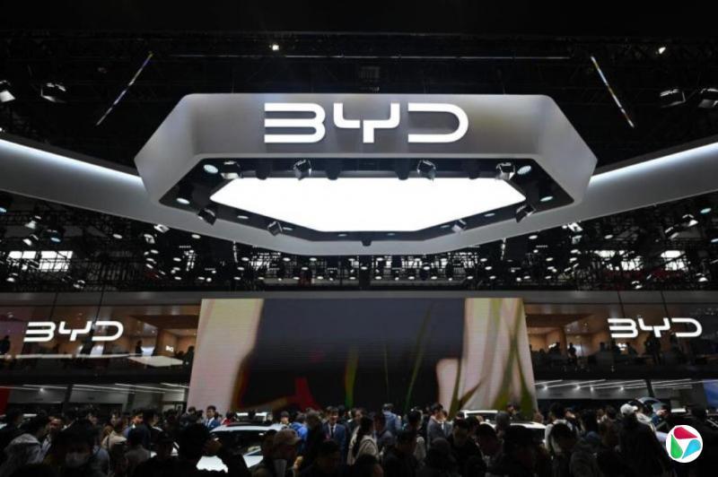 比亚迪电动车去年在韩国销售6000辆，计划今年在韩国销售10000辆。这将挤占韩