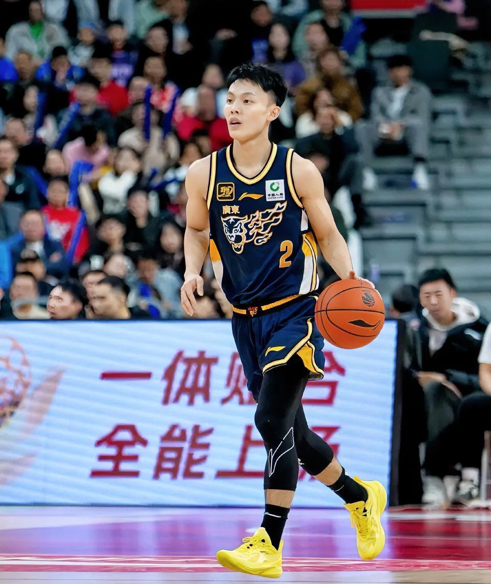徐杰倒数第一！！！季后赛打完6场广东球员的三分球命中率！！！张皓嘉：三分球总共