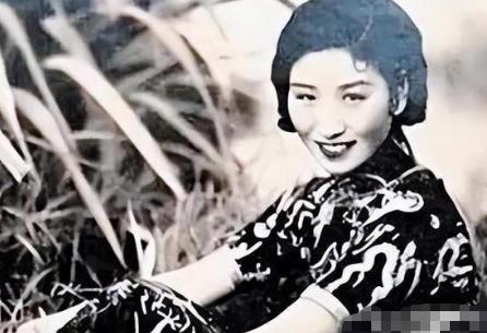 1933年11月的一天，李士群的娇妻叶吉卿孤身一人私会了大特务徐恩曾，她身穿旗袍