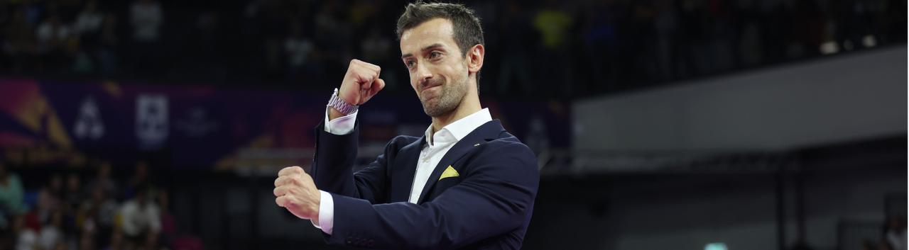 朱婷之科内利亚诺季后赛开赛前夕主教练和球员访谈科内利亚诺的主教练丹尼尔·桑