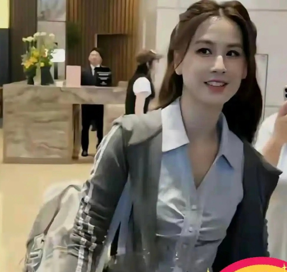 离婚后的黄圣依，感觉她的气质和颜值重回巅峰了