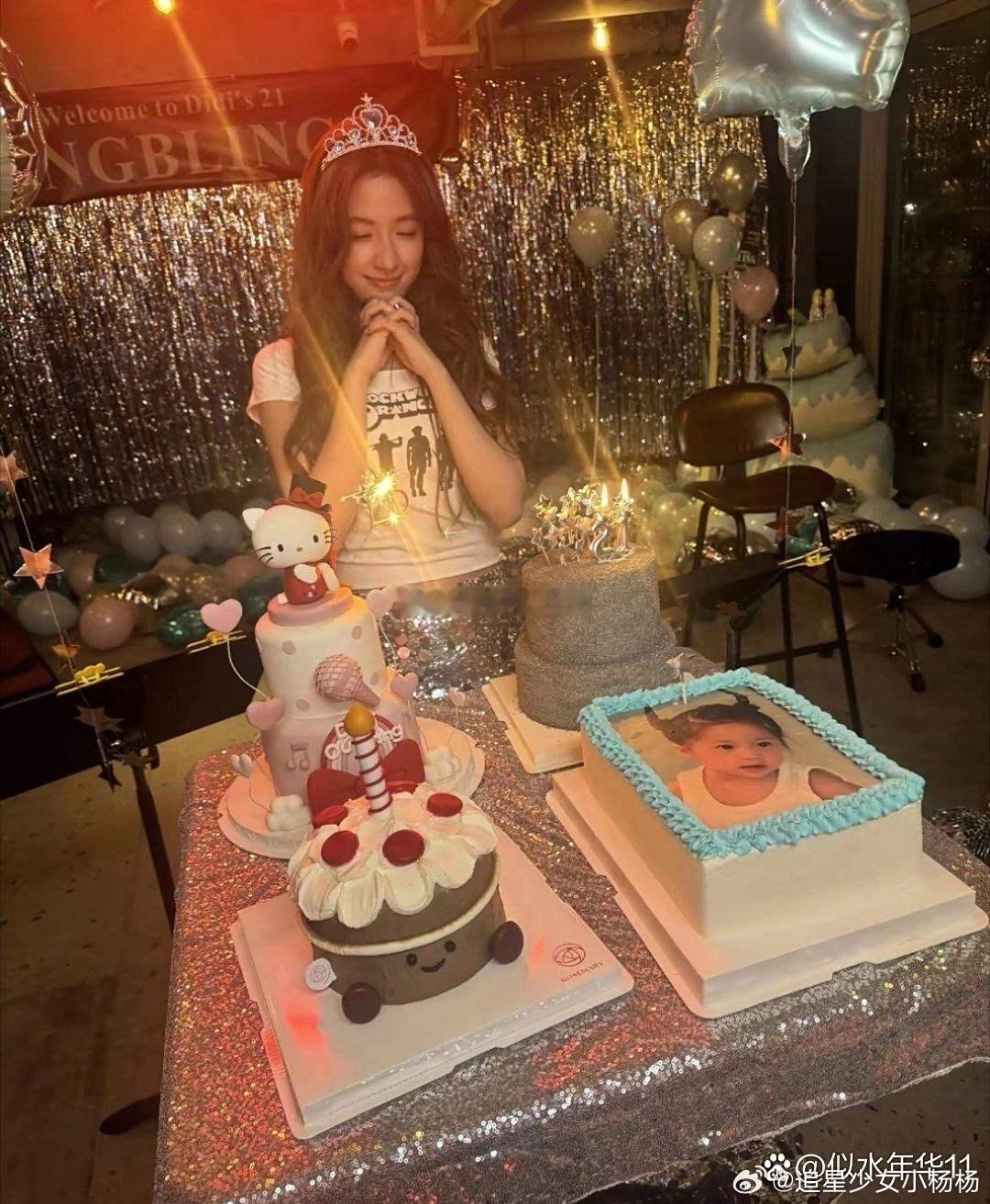 陈妍希参加欧阳娣娣生日宴，两位美女贴贴高颜值好养眼。。。​​​