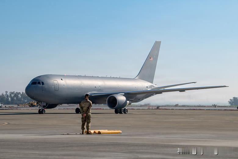 🇺🇸美国接收了第100架KC-46A“飞马”加油机。12月2日，美国空