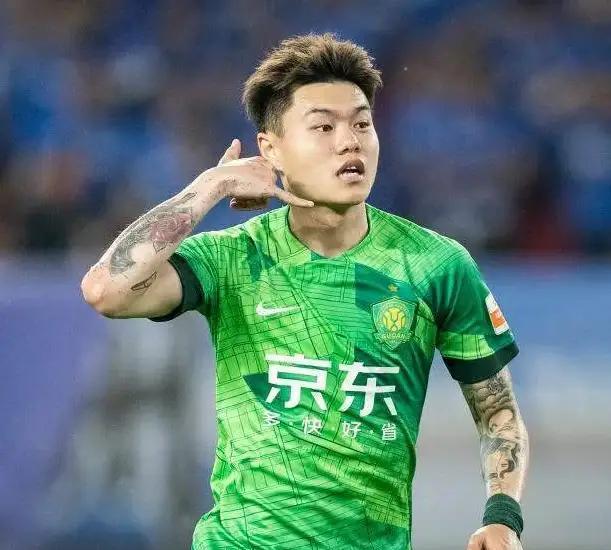 北京国安惨败麦克阿瑟后，然而没有获得一分钟出场机会的的杨立瑜却成为了千夫所指万人