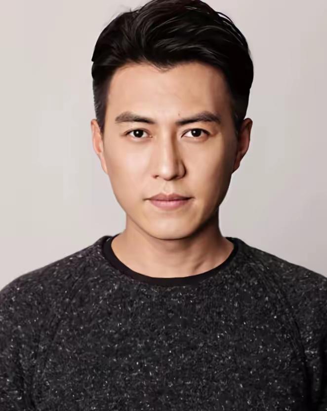 靳东是永远不会离婚的，不是因为他和老婆财产纠葛太多，而是因为他的老婆，有一个特别