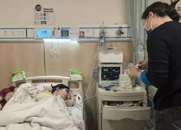 医疗事故往往是死的代价河南9岁女童，病症是颈部，咽部血管畸形，在河南省人民医院