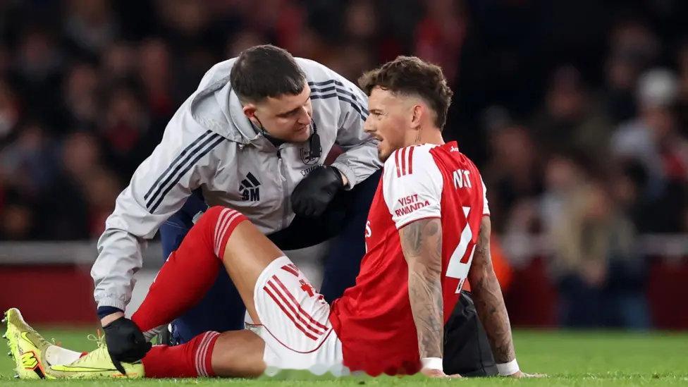 【本怀特伤停4周】BBC名记SamiMokbel：阿森纳右后卫本怀特，在主场对