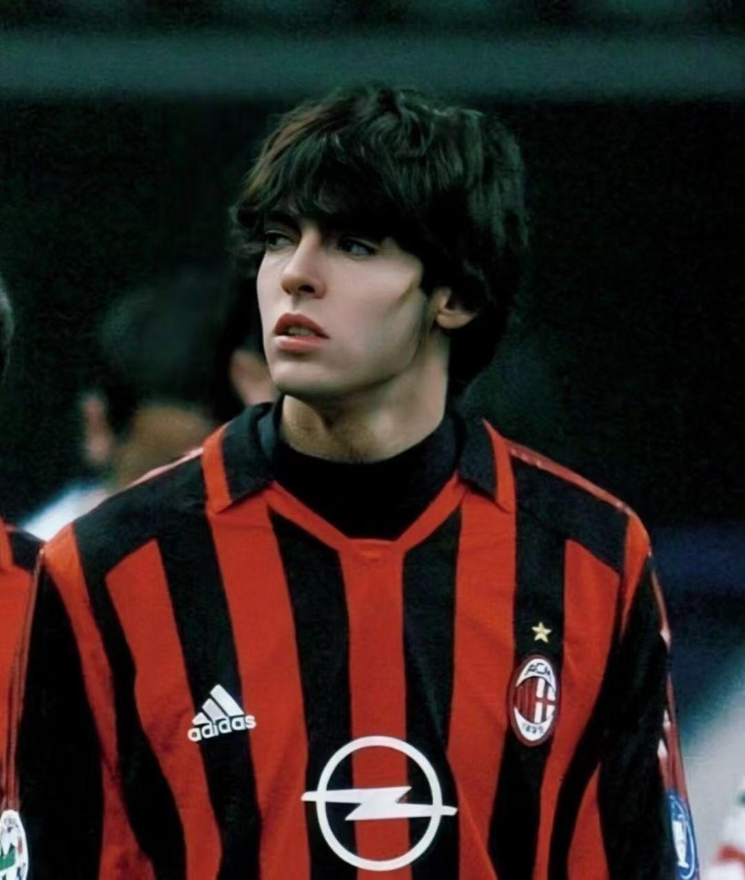 米兰的下一个巴西人在哪？本赛季埃摩松加盟弗拉门戈，也意味着米兰队内没有一个巴西