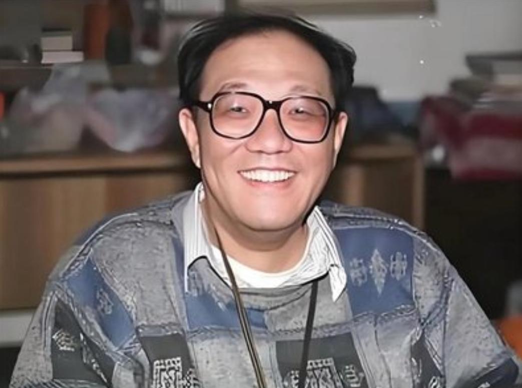 🌞2010年，作家史铁生突发脑溢血，医生问他的妻子：“要不要救？”陈希米回