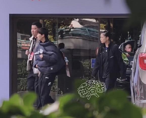 做完“国球进社区”活动，王曼昱今天又为成都混合团体世界杯备战上训了！在工作人员