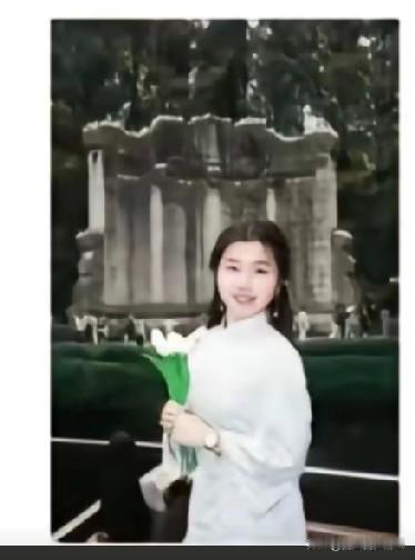 湘雅医院的孙同学最后留下这样一句话，挺让我难受的。她说导师说她再闹一次就别想从精