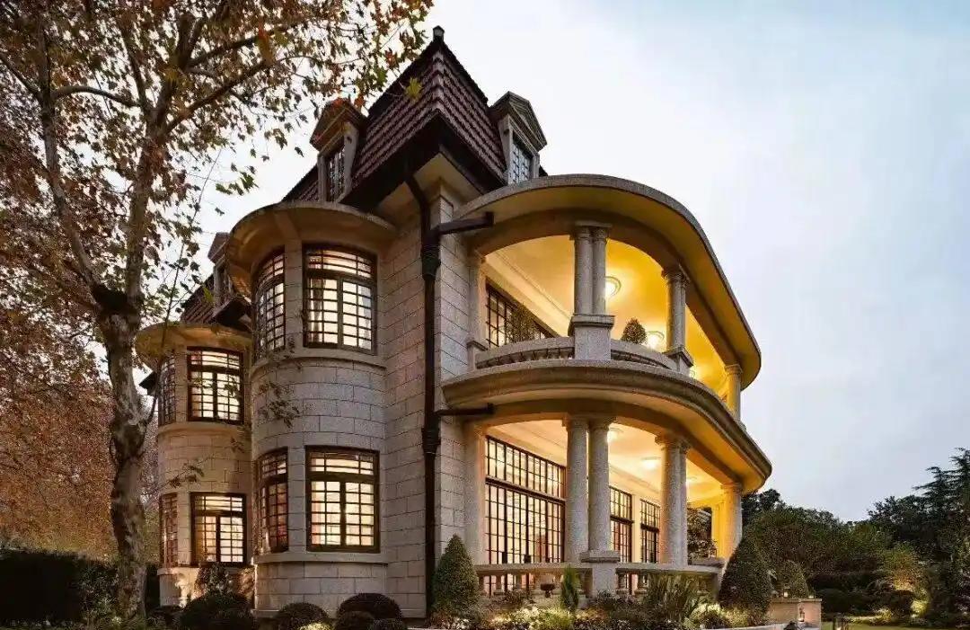 人均一万的上海EHB餐厅关门大吉。米其林给中餐厅定星级，这本身就是个笑话，全世界