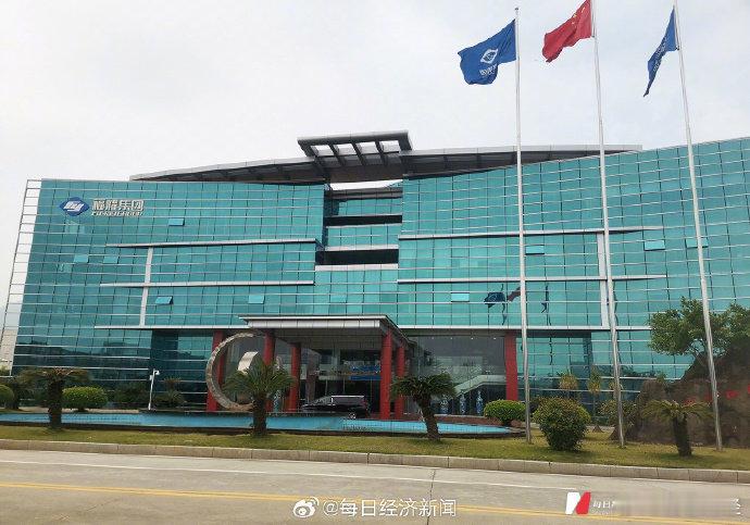 曹德旺儿子首份成绩单【福耀玻璃半年报：营收220亿元，汇兑损益致利润承压，分红比
