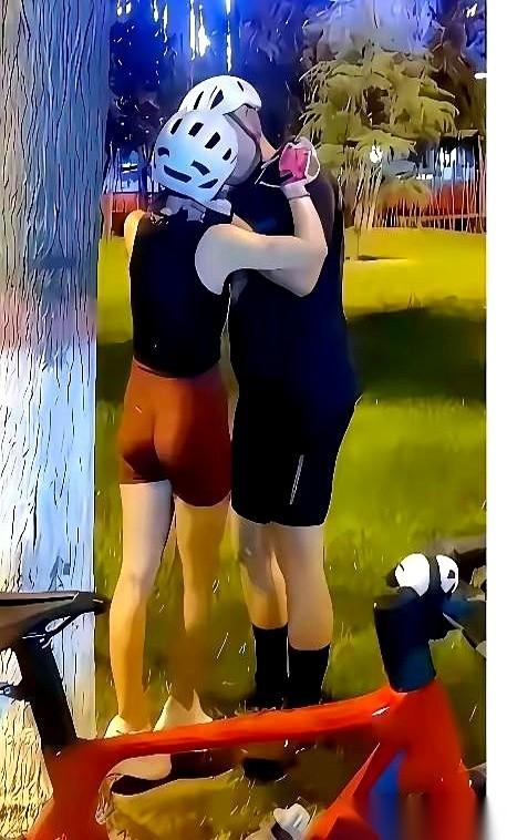 南宁40岁的“鸟哥”只用了22天，就拆散了同圈女骑友已经订婚的婚姻。这个在圈里