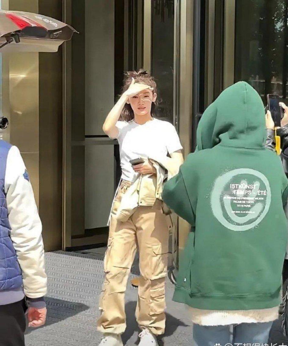 哪个女人能和苗苗一样，35岁了生了3个娃，还能顶着一张大学生的脸啊​​​