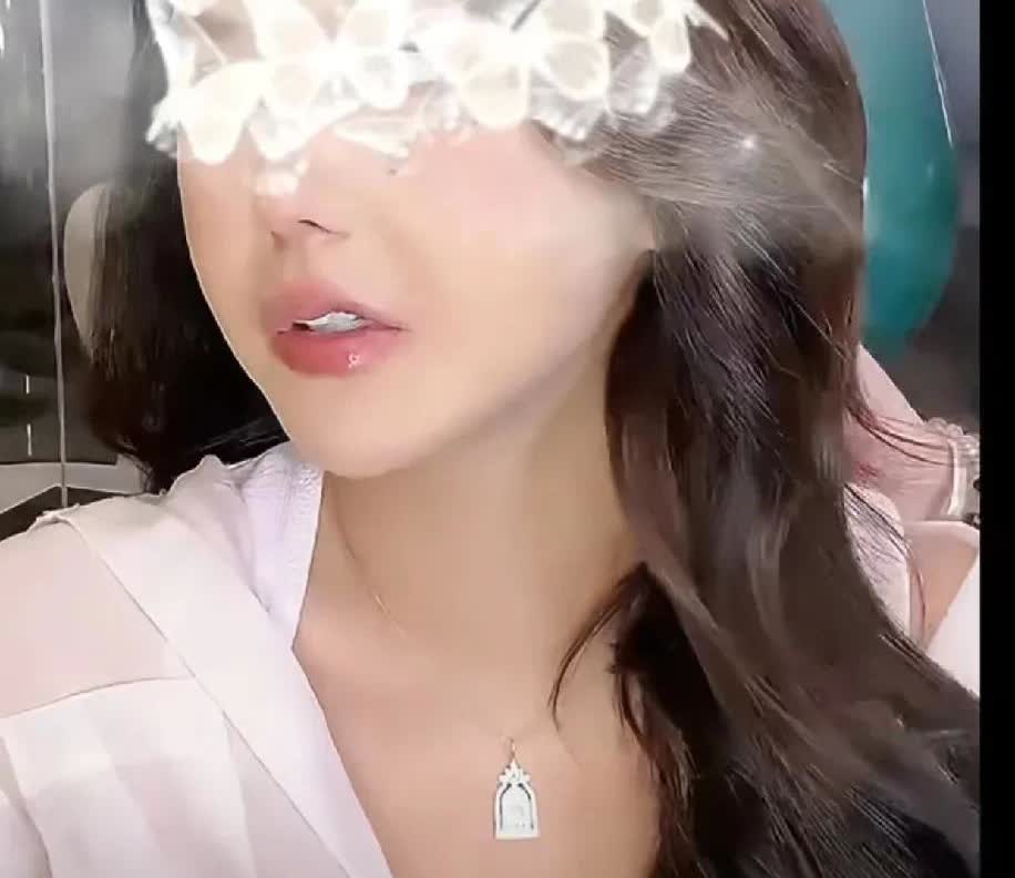 韩安冉：“我女儿如果以后要整容的话，等她们一成年我就带她们去整，因为早整早恢复。