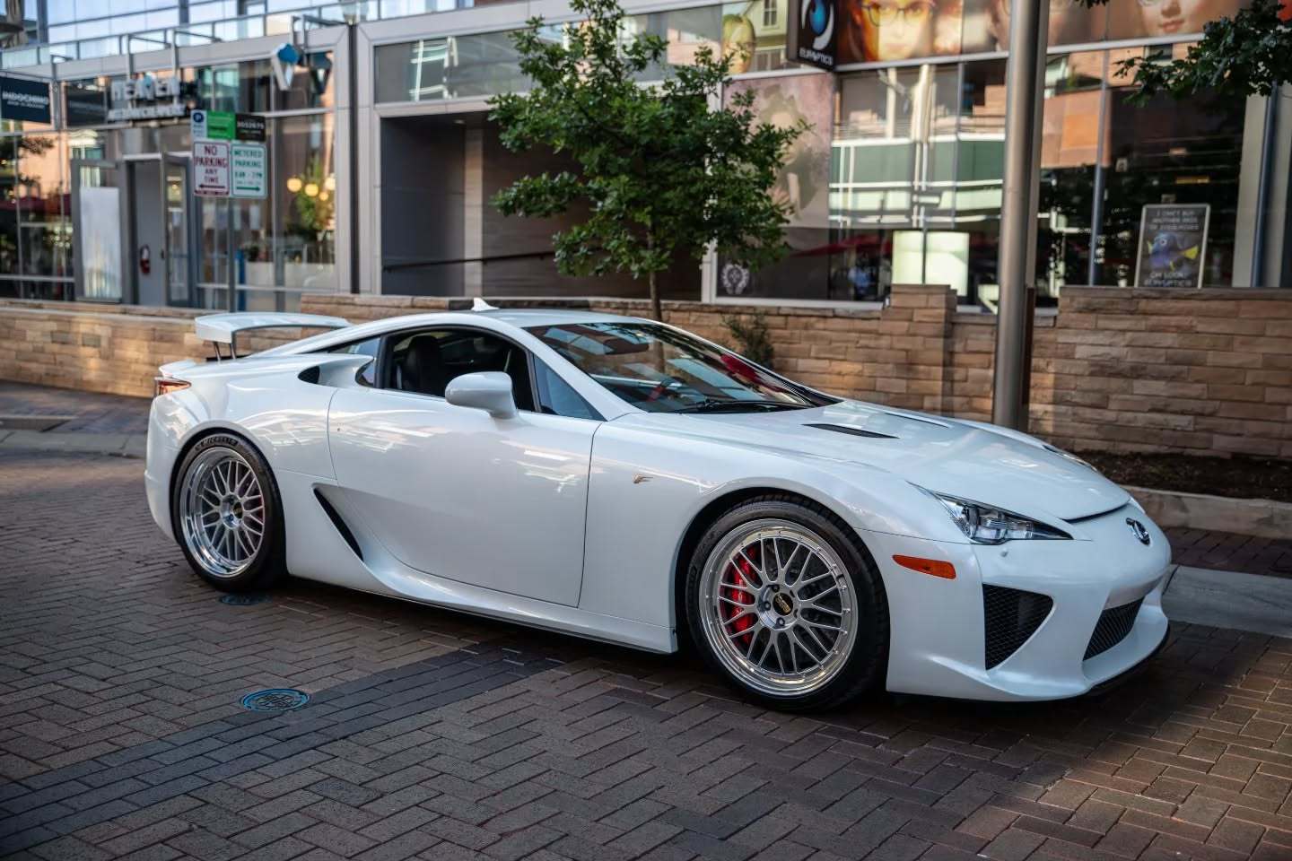雷克萨斯LFA​​​