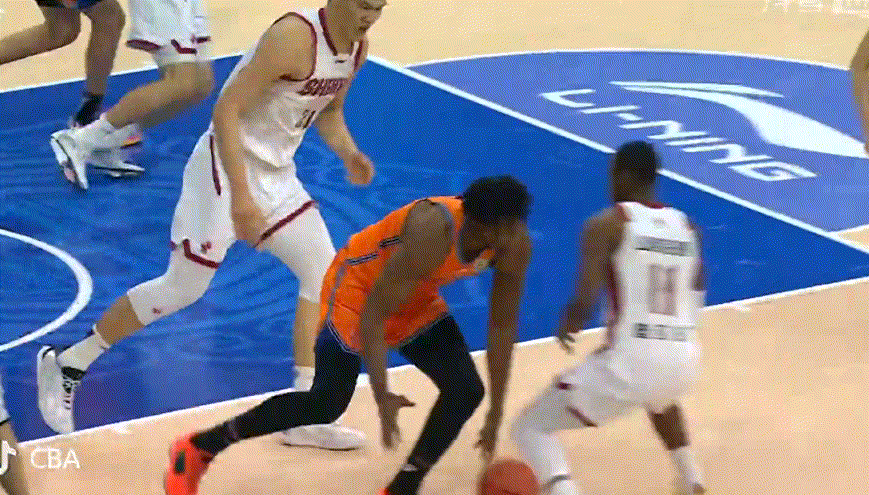 无论CBA正赛，还是俱乐部杯赛，果然迪亚洛还是哪个迪亚洛啊，是一场比赛不和对手起