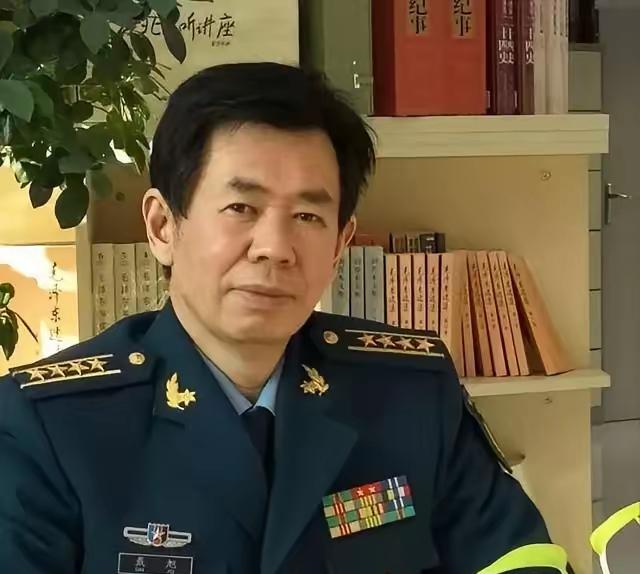 家人们！当一个预警者被围攻，这到底是舆论的狂欢，还是国家安全的危机？戴旭因直