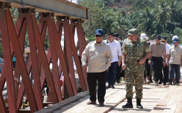 印尼变卦了特朗普最近肯定没料到会碰上这么一出糟心事，他费劲张罗起来的所谓巴勒斯