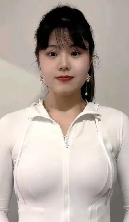 李月汝，山西长治人，这个女孩不简单，最近火爆西雅图，篮球打的这么好，会不会成为