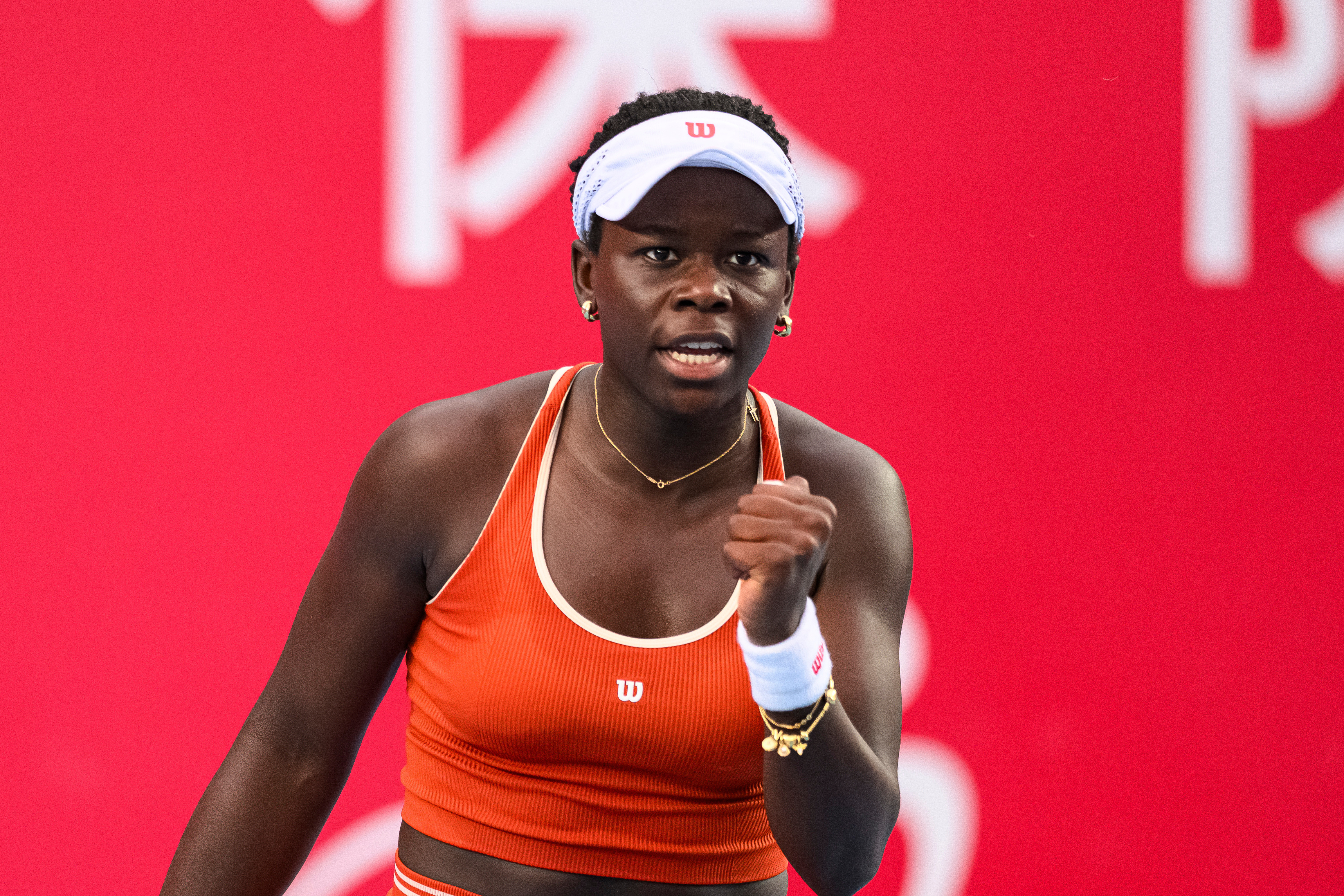 姆博科晋级香港站决赛🔥WTA250香港站半决赛加拿大德比，3号种子姆博科以2-