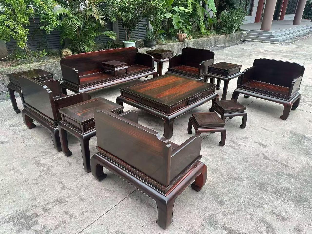 过百万的一套高端木材沙发，用料奢侈，如今却无人问津？做沙发，是需要非常多的原
