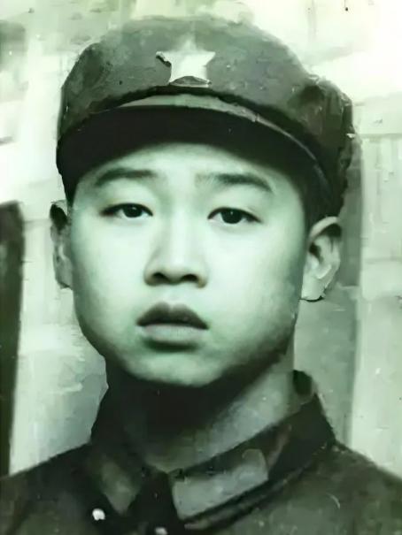 1979年，对越自卫反击战中，眼看着子弹已经打光了，徐泽贵突然产生了一个不可思议