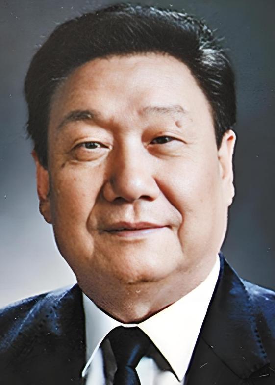 56岁任河南省省长，62岁任河南省委书记，主政河南期间深入基层调研，发展因地制宜