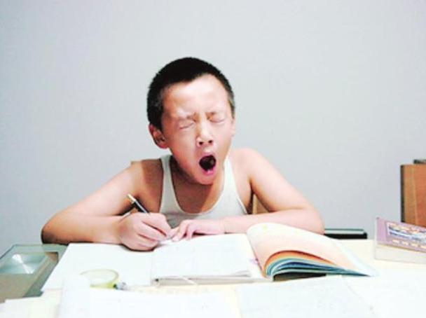孩子该睡觉了作业没写完, 是先睡觉还是先写作业?