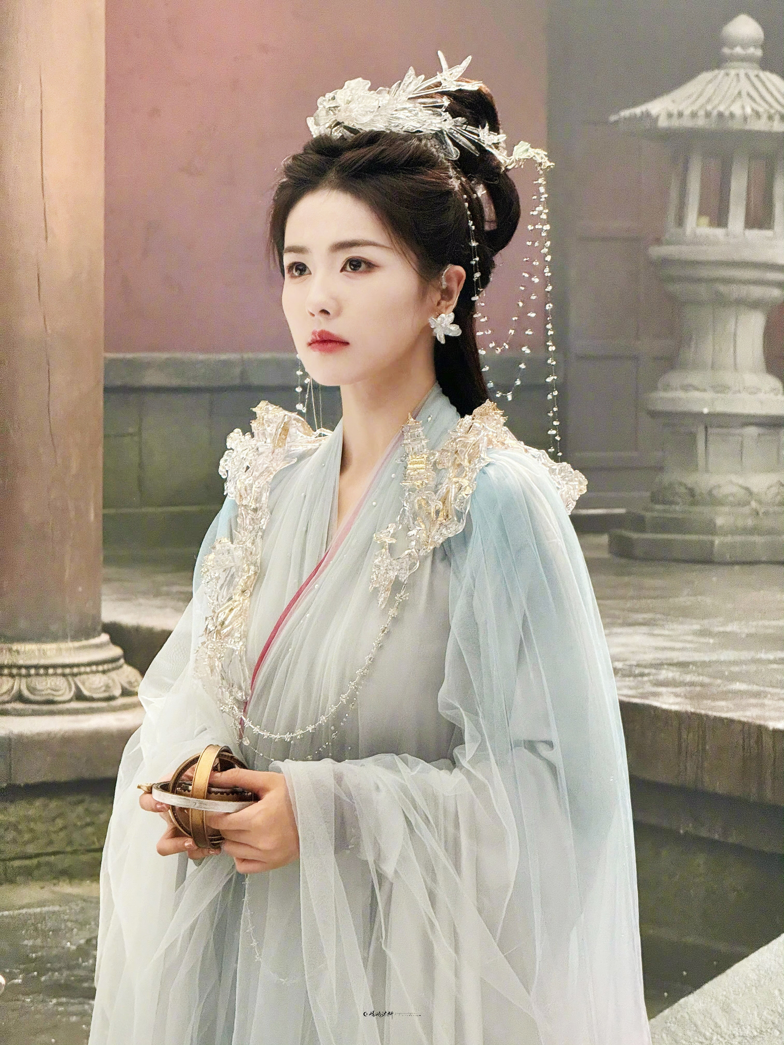 小青龙盯上你咯🐉白鹿/临江仙白鹿临江仙🦌白鹿花如月​​​