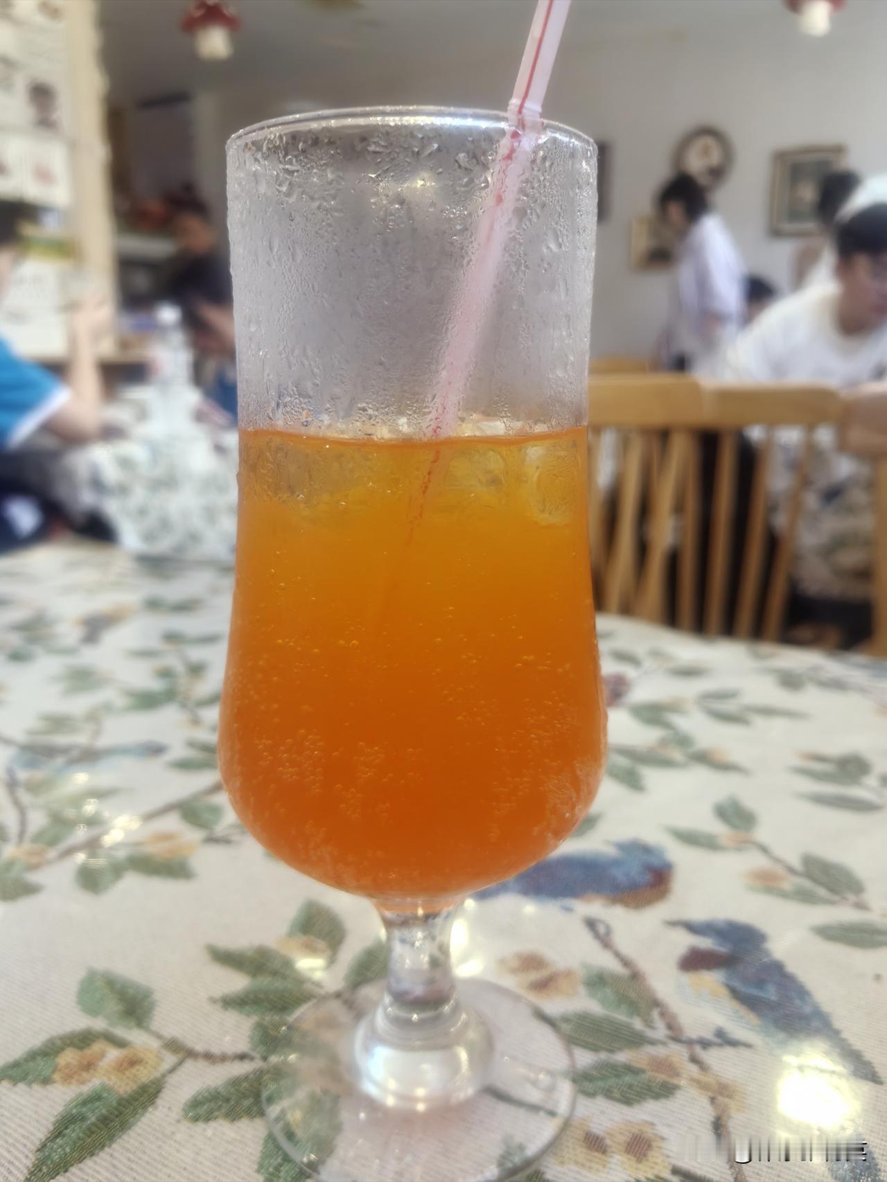 分手前夜她把金镯子退了，第二天男友做的决定让全网沉默导语：她退掉镯子的那