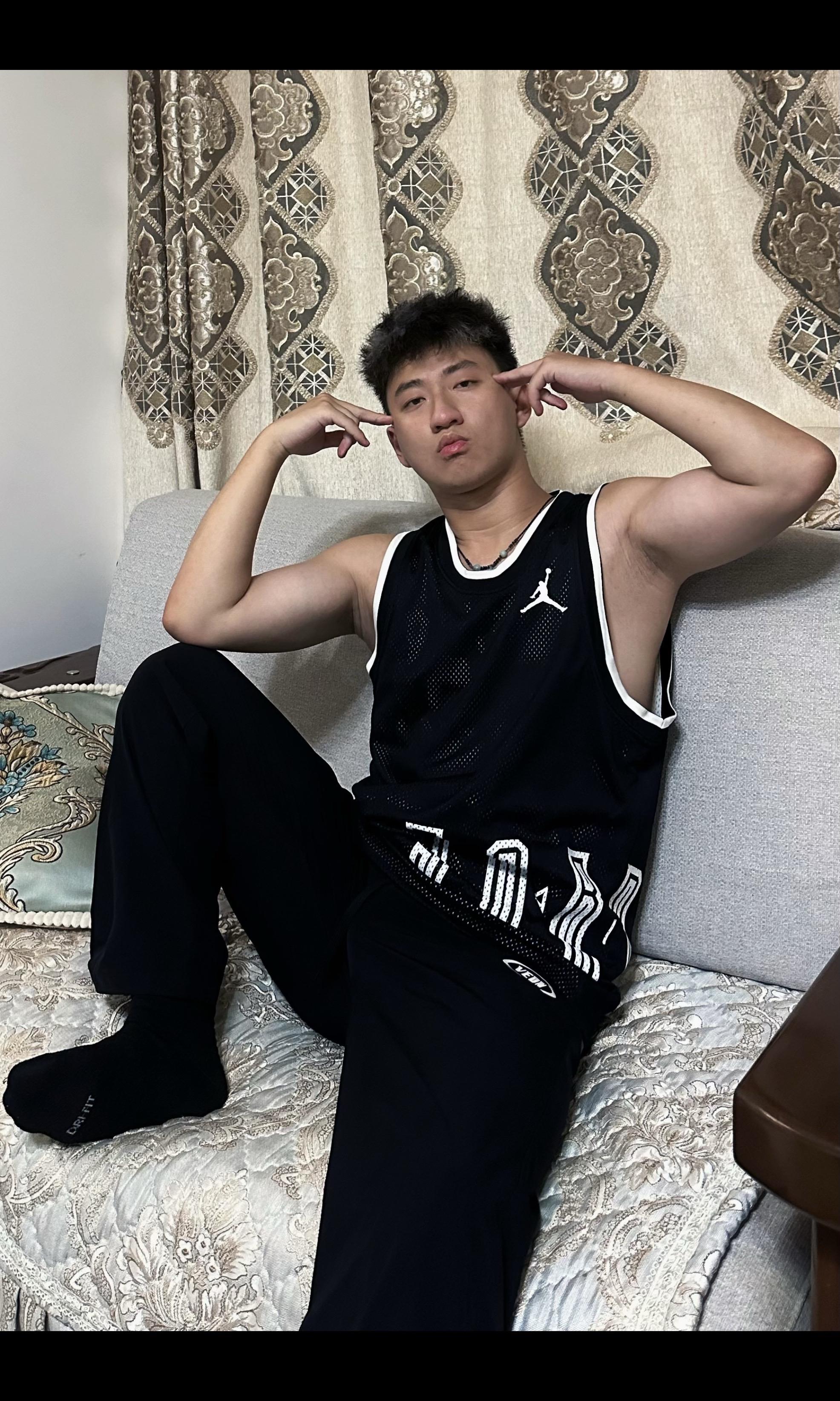 1 开心一点呗。