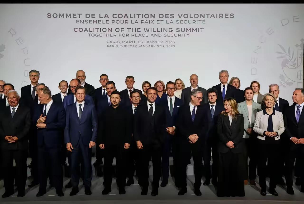 马克龙终于成了拿破仑，“八国联军”正式成立，军队总部设在巴黎！当地时间202