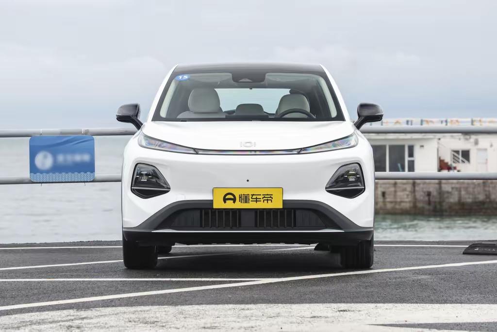 在广州车展上，长安启源Q05的登场无疑吸引了众多目光。作为长安启源家族的新成员，