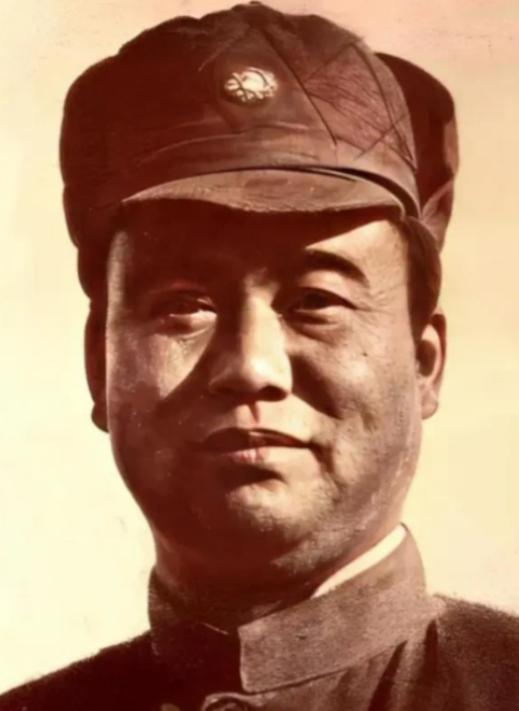 1948年6月，国民党上将刘汝明在军事会议上，一拳将傲慢无礼的黄埔将领刘伯龙撂倒