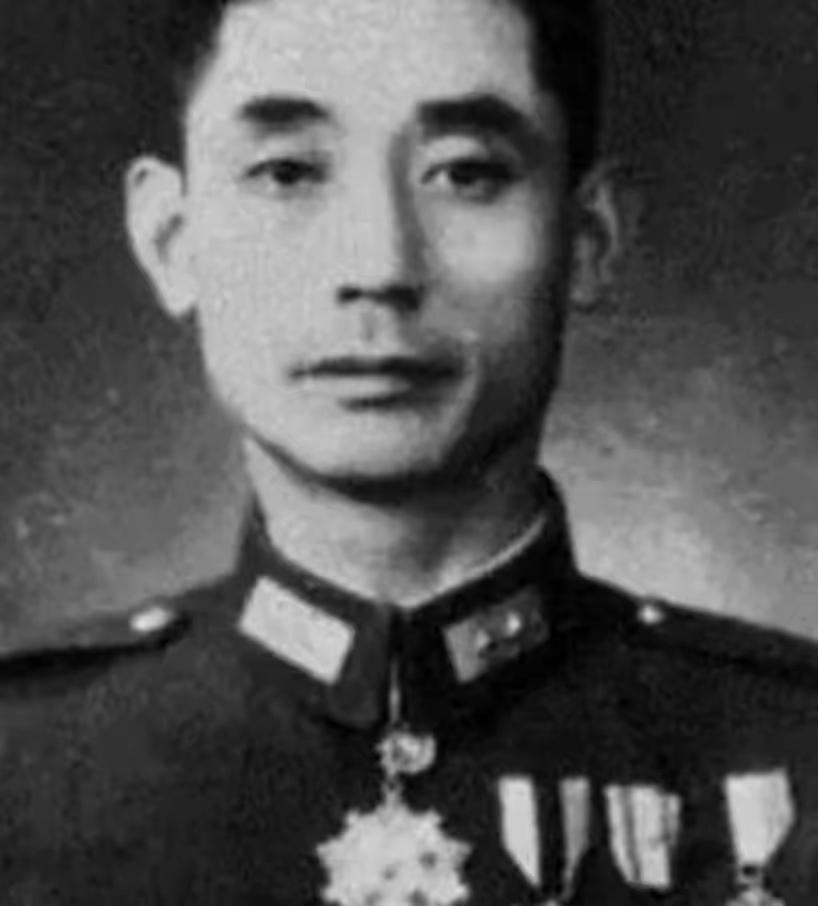 1941年，方天升任国民党第18军军长后，嚣张至极，尤其是对前任军长彭善的亲信打