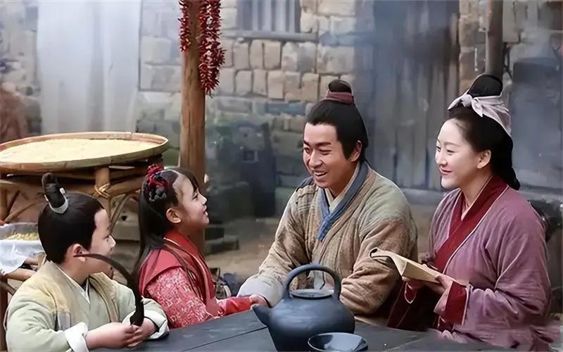 "爹"和"爸"一个意思吗？古人叫父亲"爹爹"是有原因的其实翻开古籍就会发